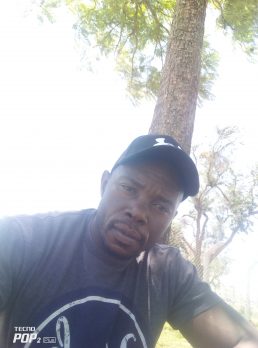 Pierre bazuka, 45 years old, Nyahururu, Kenya
