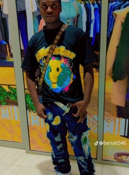 Ali, 23 years old, Douala, Cameroon