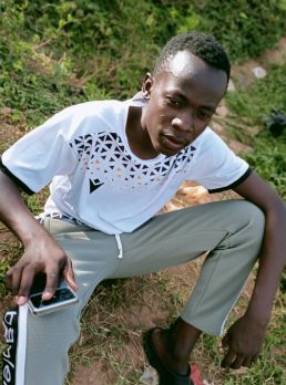 Gilbert senkooza, 21 years old, Paysandu, Uruguay
